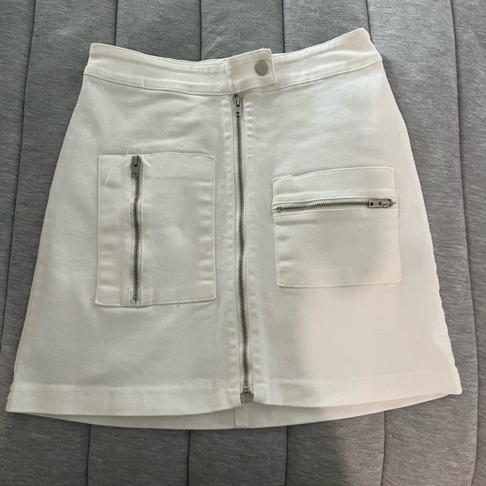 princess polly white denim mini skirt, never worn, very stretchy